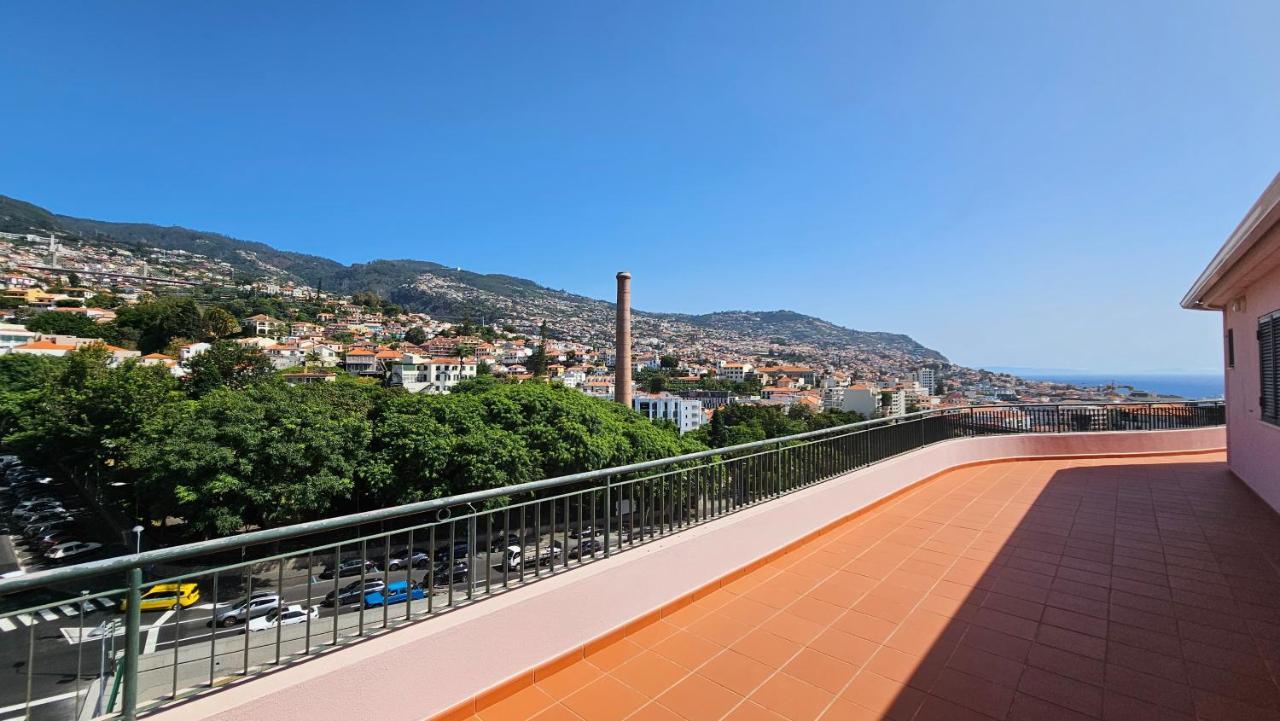 Garden And Seaview Apartment - Free Parking 丰沙尔 外观 照片